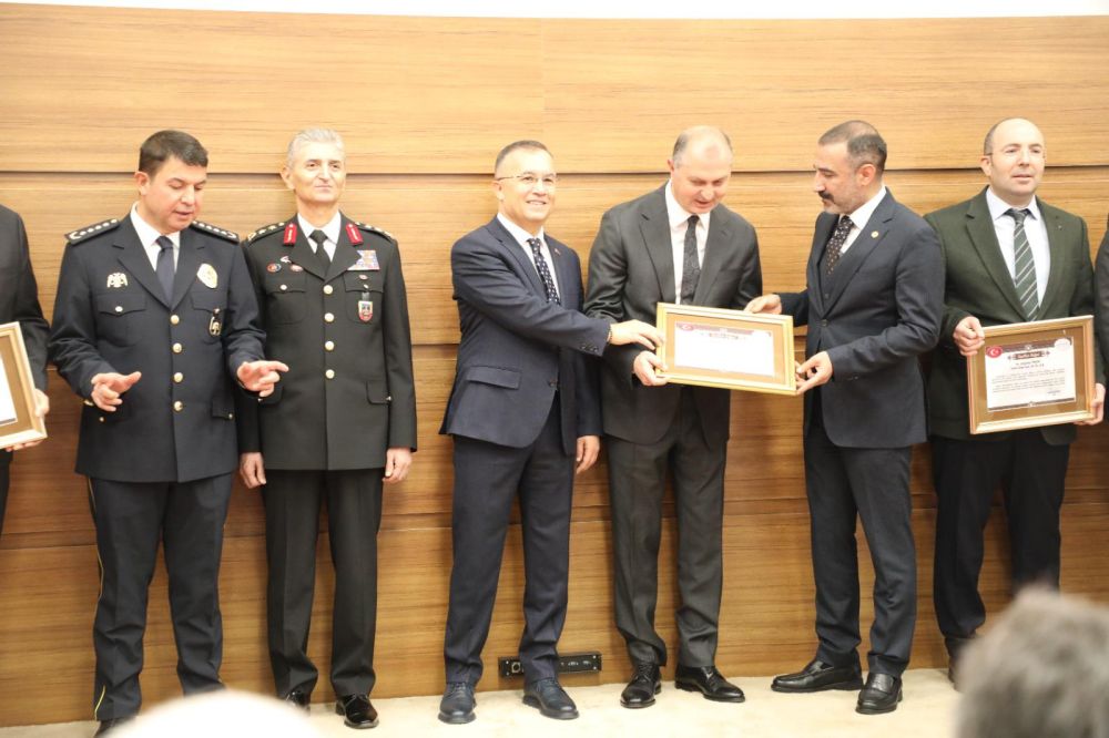 Kenan Uygur-Araba3-i6940122e4ae35.jpg